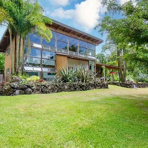 https://villa-oceanside-glass-on-three-gorgeous-acres.hotelsinhawaii.org