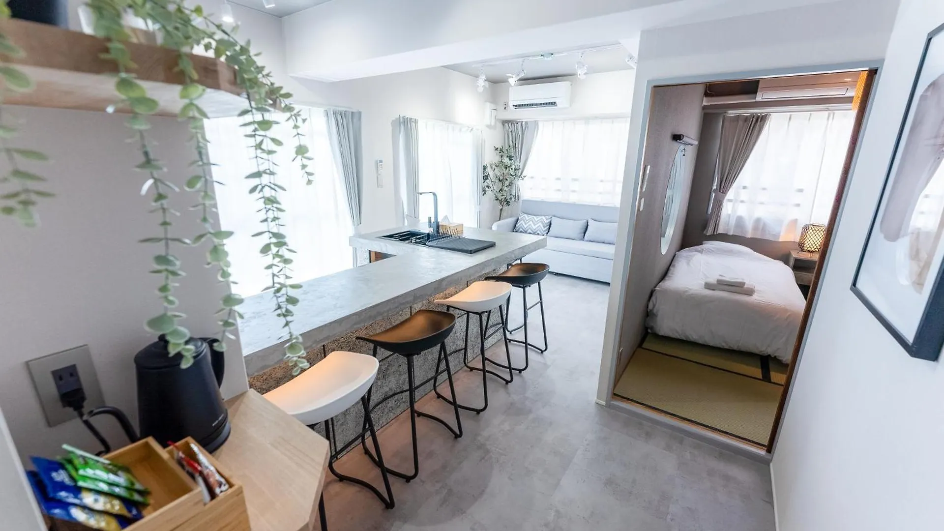 Osaka Bay Wheel Apartment